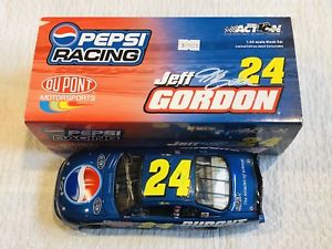 模型車　スポーツカー　ジェフゴードンペプシコップシリーズカーjeff gordon hand signed 2002 pepsi talladega nascar cup series 124 car