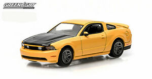 【送料無料】模型車　スポーツカー　シリーズイエローフォードムスタング164 greenlight gl muscle series 10 yellow 2011 ford mustang gt