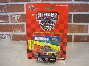 【送料無料】模型車 スポーツカー 1998nascar 50th anniversary 164 scale diecast replica car skittles1998 nascar 50th anniversary 164 scale diecast replica