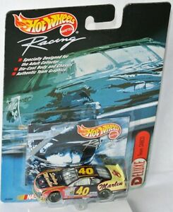 【送料無料】模型車　スポーツカー　ホットwheels deluxe40 chevy nascar2000* marlin*スターリングマ..