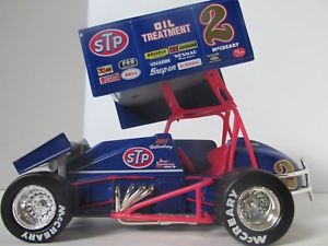 模型車　スポーツカー　アクションレースアンディーhillenburg2 stp 124ダイカストスプリントカーaction racing andy hillenburg 2 stp 124 scale diecast sprint car