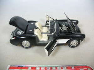 【送料無料】模型車　スポーツカー　モデルシボレーコルベットq3251 bburagoburago 118 model chevrolet corvette 1957