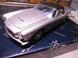 【送料無料】模型車　スポーツカー　マセラティマセラティグアテマラモデルカー