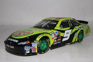 【送料無料】模型車　スポーツカー　ケーシーkahne2004ウイスキーサインkasey kahne autographed 2004 ..