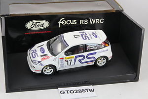 模型車　スポーツカー　スケールフォードフォーカスラリーモンテカルロ＃フランソワデルクールautoart 118 scale ford focus rs wrc 2001 rally montecarlo 17 f delecour