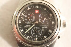 腕時計　スイスミリタリークロノグラフグロブレスレットmontre swiss military chronographe splendide gros cadran de 40mm bracelet inox