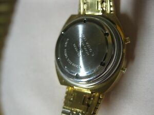 【送料無料】腕時計　ladies goldtone armitron chrono alarm month quartz wrist watch needs battery