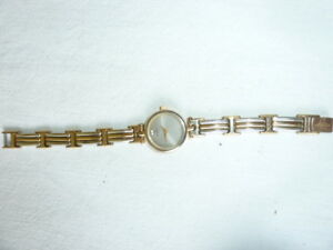 【送料無料】腕時計　ファムミッシェルハーブパイルmontre femme michel herbelin pile