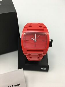 腕時計 プラスチックウォッチvestal mens destroyer injectedmolded plastic red square quartz watch desp031