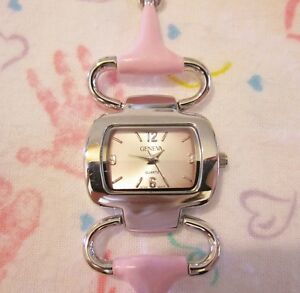 【送料無料】腕時計 pink geneva watch hinged adjustable snap wrist closure