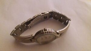 【送料無料】腕時計　wristwatch omax stainless steel quartz