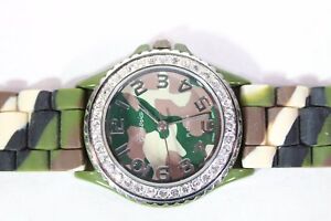 【送料無料】腕時計　アーミーラインストーンウォッチwomens geniva camouflage army rhinestone watch wristwatch