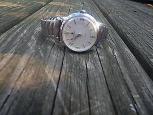 腕時計　ビンテージメンズボーアvintage mens buren 17 jewels wind up wristwatch good timekeeper intrnatnal