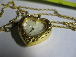 【送料無料】腕時計　エイボンウォッチペンダントネックレス