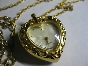 【送料無料】腕時計　エイボンウォッチペンダントネックレス