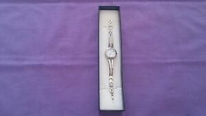 【送料無料】腕時計　ボンmontre femme quartz inotime trs bon etat