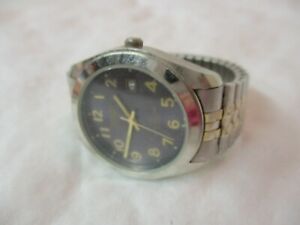 腕時計　ビンテージウォルサムクオーツプレステージメンズメートルvintage waltham mens prestige quartz wrist watch 100 water resistant pm183m