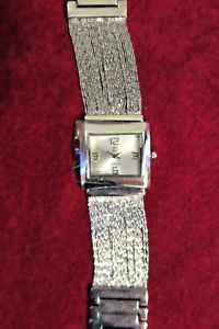 【送料無料】腕時計 ニューヨークシルバーストーンチェーンファッションnwt york amp; co silvertone quartz slinkychain fashion wrist watch 【送料無料】腕時計 ニューヨークシルバーストーンチェーンファッションnwt york amp; co silvertone quartz slinkychain fashion wrist watch