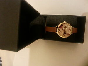 【送料無料】腕時計 ボックスフラワーデザインレディースlimit ladies wrist watch with gift box special flower design