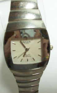 【送料無料】腕時計 メンズシルバーストーンスクエアウォッチomax mens silvertone square watch