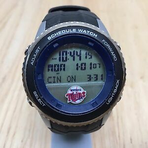 【送料無料】腕時計　ゲームデジタルアラームスケジュールミネソタツインズバッテリーgame time men lcd digital alarm schedule watch hours~minnesota twins~ battery