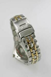 【送料無料】腕時計　メンズウォッチステンレススチールシルバーゴールドレジスト