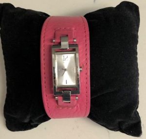 【送料無料】腕時計 ピンクレザーストラップレザーストラップguess pink leather strap watch, includes two extra leather straps 【送料無料】腕時計 ピンクレザーストラップレザーストラップguess pink leather strap watch, includes two extra leather straps