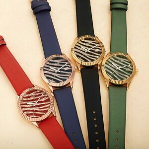 【送料無料】腕時計　シュタイナーレザーウォッチシマウマサテンクリスタルwomens august steiner as8275 zebra grooved crystal date satin on leather watch