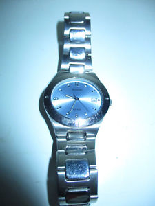 【送料無料】腕時計　ビンテージメンズステンレススチールブレスレットvintage accurist mens stainless steel bracelet watch mb285ll aq