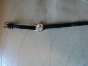 【送料無料】腕時計　ビンテージレディースティソvintage ladies tissot hand winding watch working