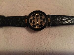 【送料無料】腕時計　ベースメタルサファイアクリスタルレザークオーツroven dino yellow base metal sapphire crystal leather quartz watch l