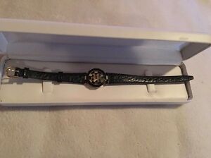 【送料無料】腕時計　ベースメタルサファイアクリスタルレザークオーツroven dino yellow base metal sapphire crystal leather quartz watch l