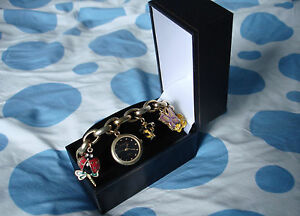【送料無料】腕時計　トロンブレスレットゴールドトーンウォッチarmitron womens 753724bkgp 7 charms bracelet goldtone watch