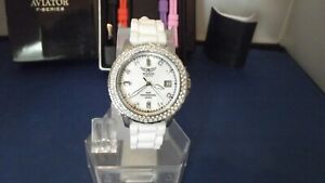 【送料無料】腕時計 ドレスストラップウォッチa stunning ladies aviator avx1897l1 quartz dress date watch with 4 straps