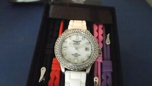 【送料無料】腕時計 ドレスストラップウォッチa stunning ladies aviator avx1897l1 quartz dress date watch with 4 straps