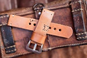 【送料無料】腕時計　ハンドメイドレザーウォッチストラップビンテージポーチhandmade leather watch strap, 22mm wide, vintage ammo pouch