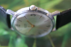 【送料無料】腕時計　ソビエトヴォストークmens vintag ussr made wostok 18 jewels