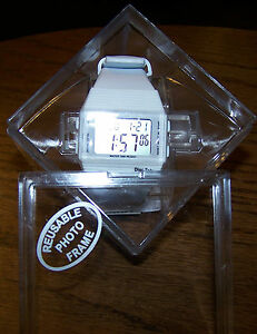 【送料無料】腕時計　デジタルプラスチックケースライトタイマーdigitek digital watch in plastic case wlight, daydate, timer