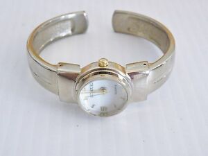 【送料無料】腕時計　カフウォッチwomans rumours quartz expandable cuff watch