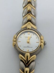 【送料無料】腕時計　エルジンレディースラウンドトーンゴールドシルバーリンクステンレススチールウォッチelgin womens round 2 tone gold silver link stainless steel water resistant watch