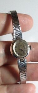 【送料無料】腕時計 ビンテージレディースvintage n8 1968 ladies bulova 17j windup watch runs and keeps time nice 1
