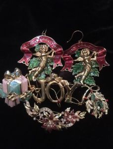【送料無料】アクセサリー ネックレスvintage christmas lot angel holly joy earrings pins natale beremi 【送料無料】アクセサリー ネックレスvintage christmas lot angel holly joy earrings pins natale beremi