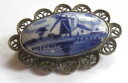 ancienne broche en porcelaine de delft monture argent beau bijou vintage 2055アルジェントヴィンテージブローチ※注意※NYからの配送になりますので2週間前後お時間をいただきます。人気の商品は在庫が無い場合がございます。ご了承くださいませ。サイズの種類の商品は購入時の備考欄にご希望のサイズをご記載ください。　携帯メールでの登録ですと楽天からのメールが届かない場合がございます。