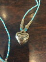 【送料無料】アクセサリー　ネックレスジューシークチュールネックレスラベルjuicy couture collar negro etiqueta del encanto del corazn 86cm