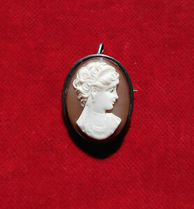 【送料無料】アクセサリー ネックレスブローチファムun camee en pendentif broche profil de femme a droite 【送料無料】アクセサリー ネックレスブローチファムun camee en pendentif broche profil de femme a droite