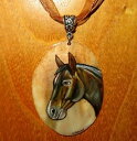 アクセサリー　ネックレスペンダントロシアシェルcolgante de caballo marrn genuino ruso pintado a mano firmado izotov regalo nico de shell