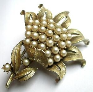 belle grande broche ancienne fleur couleur vieil or perles bijou vintage 5233ベルグランデブローチヴィンテージ※注意※NYからの配送になりますので2週間前後お時間をいただきます。人気の商品は在庫が無い場合がございます。ご了承くださいませ。サイズの種類の商品は購入時の備考欄にご希望のサイズをご記載ください。　携帯メールでの登録ですと楽天からのメールが届かない場合がございます。