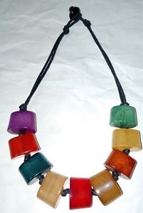 【送料無料】アクセサリー　ネックレスコリアーマルチバスベークライト？collier multi couleurs matire plastique ou baklite