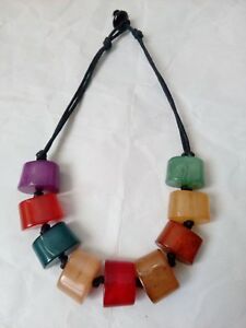 【送料無料】アクセサリー　ネックレスコリアーマルチバスベークライト？collier multi couleurs matire plastique ou baklite