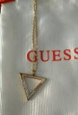 【送料無料】アクセサリー　ネックレスロゴネックレスcollar con logotipo tringulo de oro guess seoras, rrp 59